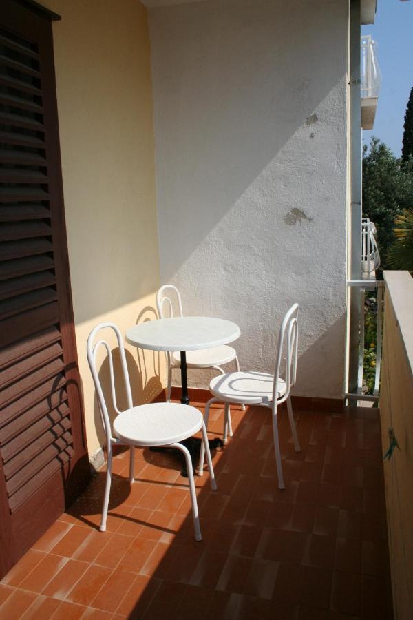 Apartments By The Sea Podgora, Makarska - 518 Esterno foto